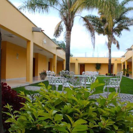 Hotel Real De Cortes Los Reyes  外观 照片