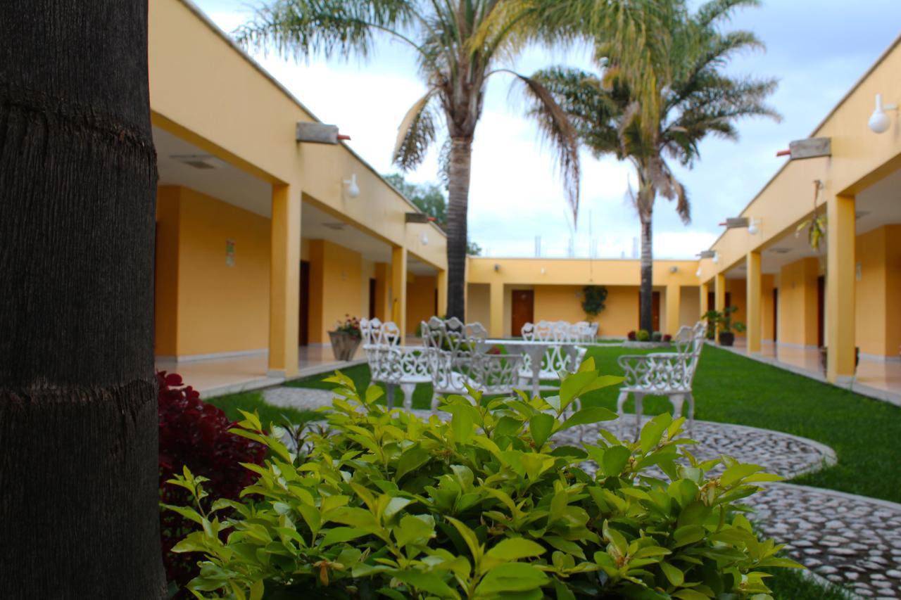Hotel Real De Cortes Los Reyes  外观 照片