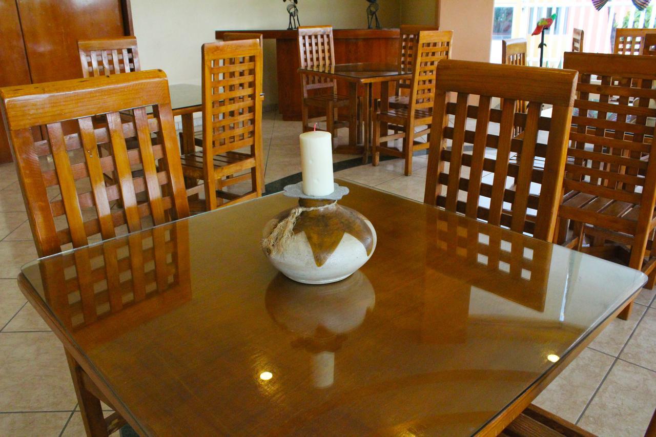 Hotel Real De Cortes Los Reyes  外观 照片