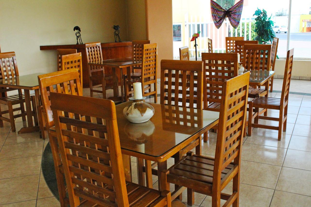 Hotel Real De Cortes Los Reyes  外观 照片