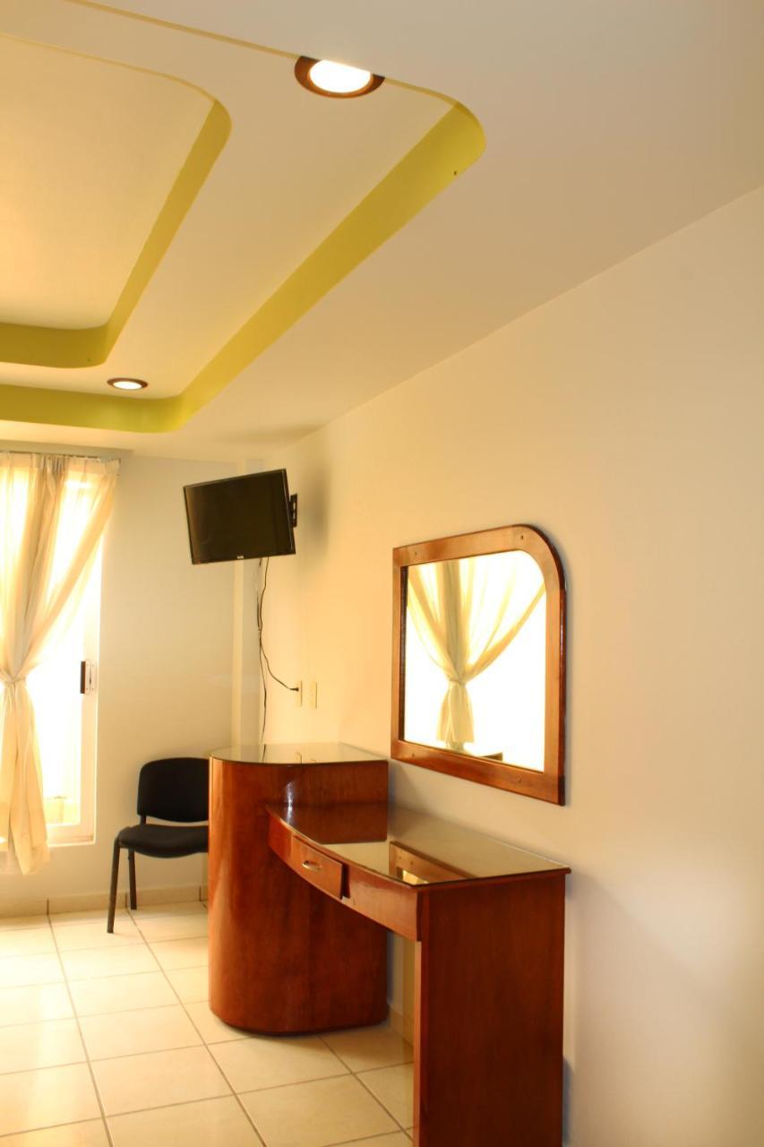 Hotel Real De Cortes Los Reyes  外观 照片