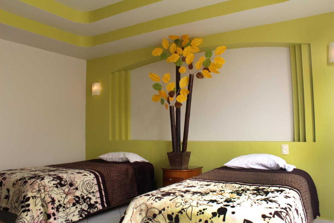Hotel Real De Cortes Los Reyes  外观 照片