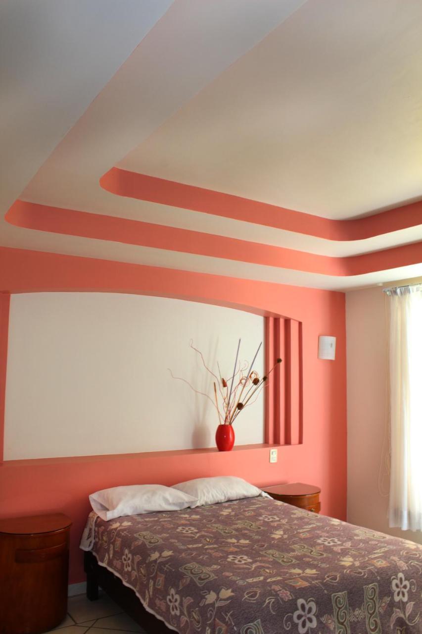 Hotel Real De Cortes Los Reyes  外观 照片