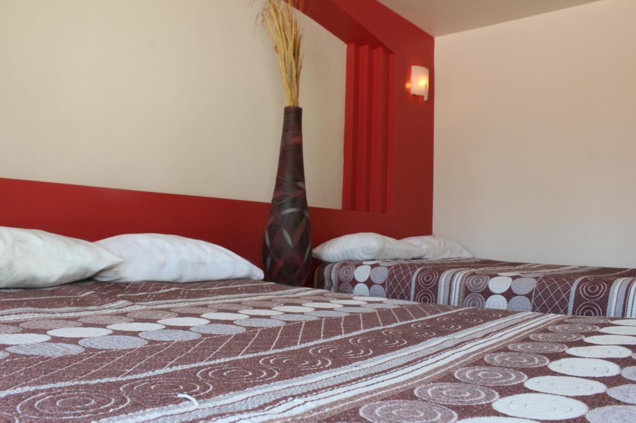 Hotel Real De Cortes Los Reyes  外观 照片